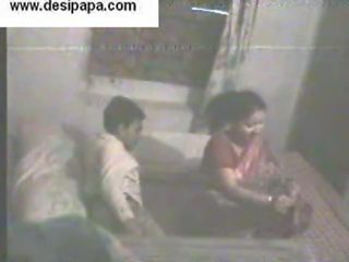 Indisk pair i hemlighet filmat i deras sovrum svälj och har vuxen filma varje andra
