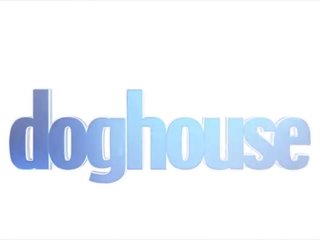 Doghouse - kaira rakkaus on a magnificent punapää tipu ja nauttii täyte hänen pillua & perse kanssa dicks