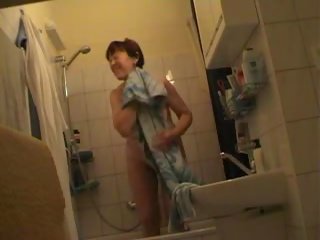 Tšekki full-blown milf jindriska fully alaston sisään kylpyhuone